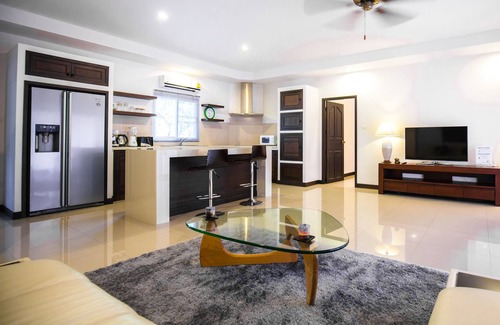 Rawai Villa | Noksawan Spacious villa private bungalow