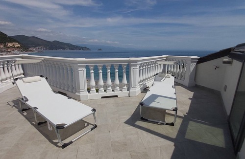 Noli Apartment | Noli - Splendid seaside apartment with panoramic terrace in "Art Nouveau" villa