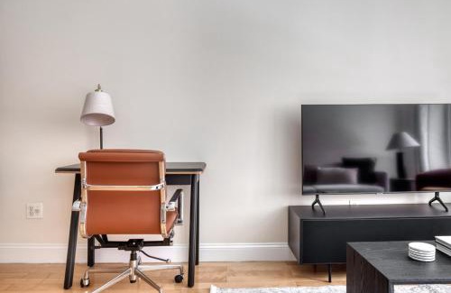 Little Italy Apartment | Nolita 1BR w Elevator Roof Deck nr SoHo NYC-907