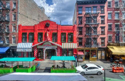 Little Italy Apartment | Nolita 1BR w Elevator Roof Deck nr SoHo NYC-907