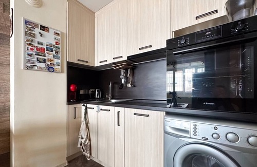 Sofia Apartment | Nomad Friendly | Fast Wi-Fi | Kitchen | AC