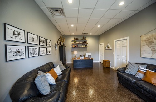 Leola House | Nomad Lodge - Start your adventure here!