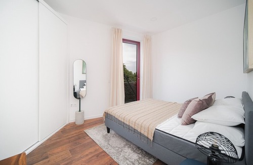 Bonfim Apartment | Nomad's Fine Arts Collection - Balcony & View 1