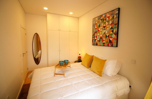 Bonfim Apartment | Nomad's Netto & Subway Sunny Balcony