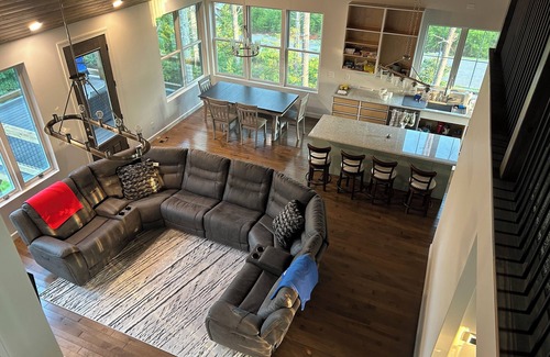 Nebo House | Non-smoking lake house with private beach, dock and kayaks