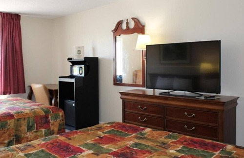 Mount Vernon Hotel | Non-Smoking Two Queen Beds at FairBridge Inn Express Mt Vernon