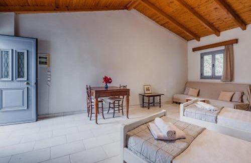 Tragana House | Nona's House