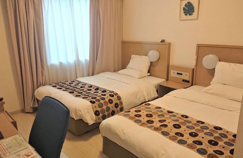 Maejima Hotel | Nonsmoking Twin Room breakfast included Smile/Naha Okinawa