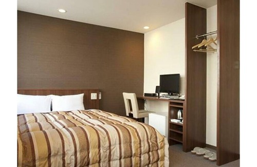 Oita House | Nonsmoking Westernstyle room double | Corona a / Oita Ōita