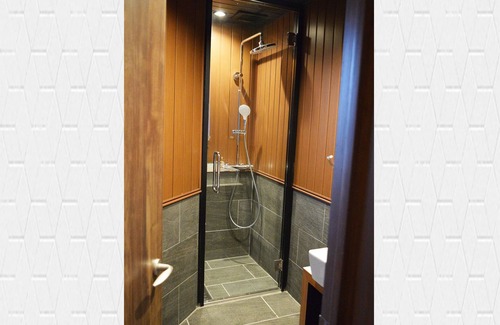 Narita Hotel | NonsmokingSemidouble twin roomAll rooms have a cypress bath/Narita Chiba