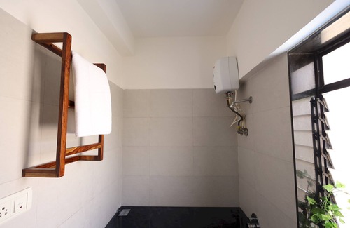 Airport Area Apartment | Nook&Co - Vile Parle 4