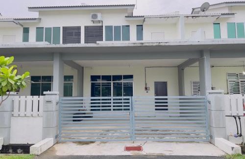 Kampung Padang Behor House | NOOR Homestay Paddy View