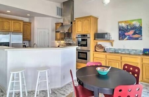 Lakeport House | NorCal Lakehouse