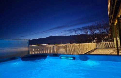 Havoysund Apartment | Nord Hus Service AS, Deluxe, Sauna, Jakuzzi