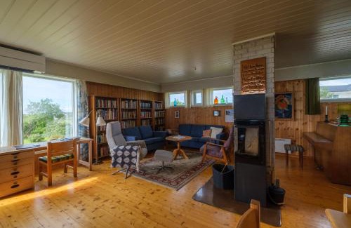 Flakstad House | Nordbo - unik plass med utsikt over Rambergstranda