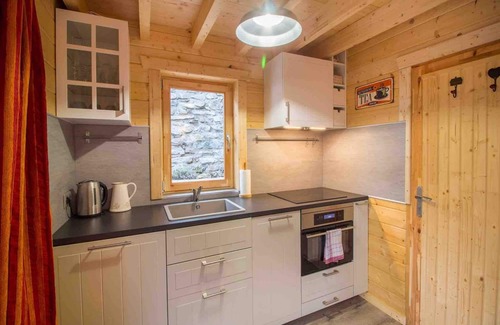 Peisey-Nancroix Cabin | Nordic Lodge TinyHaus sleeps 4-5 with outdoor Jacuzzi , Les Arcs Paradiski