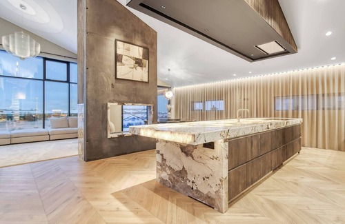 Garðabær House | Nordic Retreat by the Water – Hot Tubs & Northern Lights