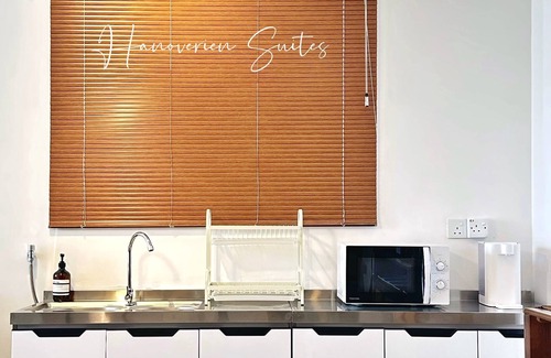 George Town Condo | NordicHouse@Georgetown. 3 minutes to Heritage Site. King & Queen Beds