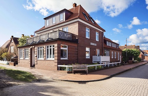 Juist Apartment | NORDLICHT - timeless, maritime, quiet, central - Haus KarlsRUHE - simply beautiful!