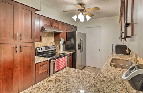 Norfork House | Norfork Getaway: Walk in White River Access!