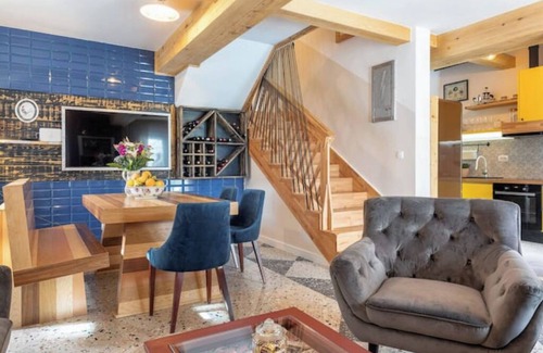 Zrnovnica Villa | Normabel relaxing house with heated pool and sauna