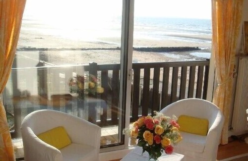 Blonville-sur-Mer Apartment | Normandy, on the beach, The Terrace Between Sky and Sea, panoramic view.