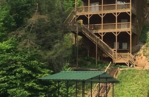 Lakeside Estates House | Norris Lakeside Estates home located inside the famous jumping bridge