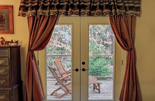 Twain Harte Cabin | NORSE HUS in Twain Harte: Large Multi-Family Mountain Home in the Sierra Mtns.