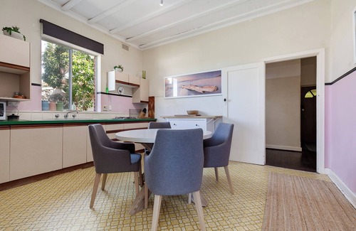 North Beach House | North Beach Cottage by Swan BnB Management