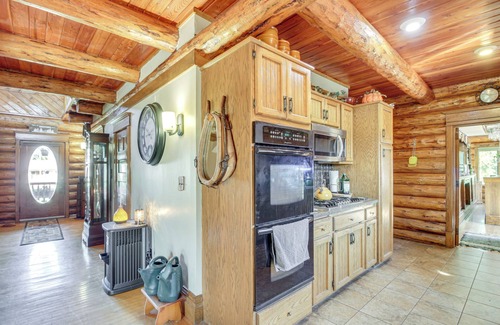 Casselton House | North Dakota Log Home w/Private Deck & Sauna!