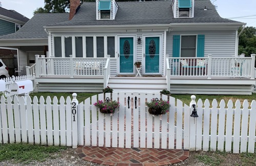 Northeast Virginia Beach Apartment | North End Beach Cottage Apartment - One block from beach