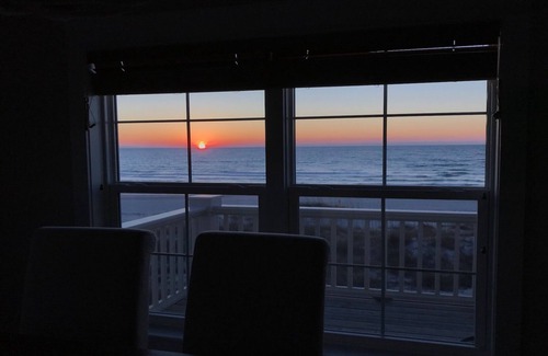 Cape Breezes House | North end of Cape Gulf Front 1 level w/elevator from carport & screened-in porch