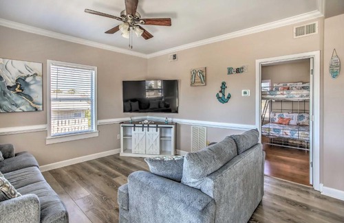 North Myrtle Beach Apartment | North Myrtle Beach Condo about Half Mi to Beach!