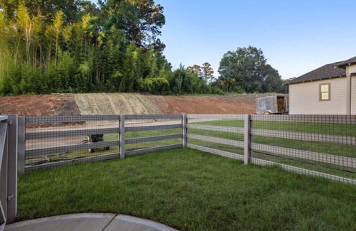 Auburn - Opelika House | North Plains 6- Minutes from Toomers and 280, 2 king bed end unit