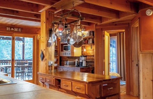 French River House | North Shore Timber Home! Minutes To Town! Acres of Privacy! HUNTERS INQUIRE!