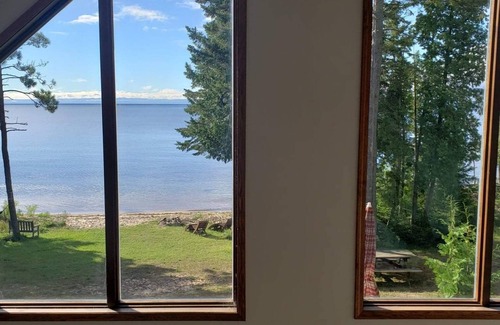 Manistique Cabin | North Shore Retreat: Make a Splash with Beachfront Fun at North Shore Retreat