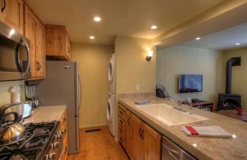 Lake Forest Condo | North Tahoe Condo, 2 Pools, Hot Tub, 0.5m easy walk to beach. Lvl 2 EV Charger