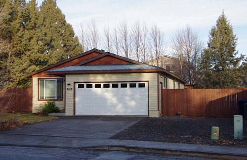 Mountain View House | Northeast Bend House - Fenced yard - EV OUTLET Level 1 -Dogs are welcome!