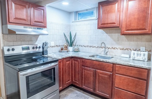 Lake George Resort | Northern Acres Resort with 20 bedrooms and WiFi, AC in serene Lake George