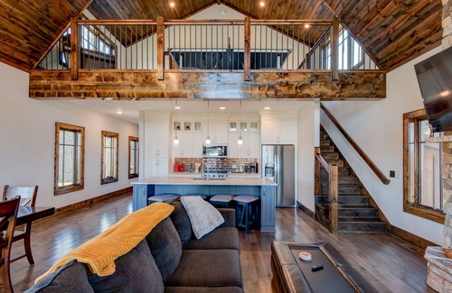 Elk Park House | Northern Exposure at Eagles Nest - Views! Covered porch, walk to the Winery and Sportsmans Lodge!