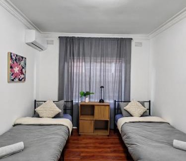 Campbellfield Apartment | Northern Home-Close to Airport, Walk to Train