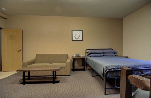Clitherall House | Northern Loon VII | Escape to a Studio-Styled Hideaway| Nature & Lake | Legacy Lakeside Resort