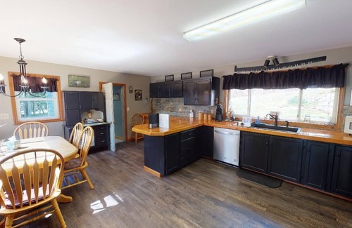 Northeast Somerset House | Northern Nights Retreat (Direct ATV Access!)