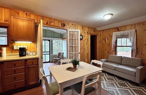 Hazelhurst Resort | Northern Pike Place ~ Charming 2 Bedroom at Historical Resort in Hazelhurst, WI