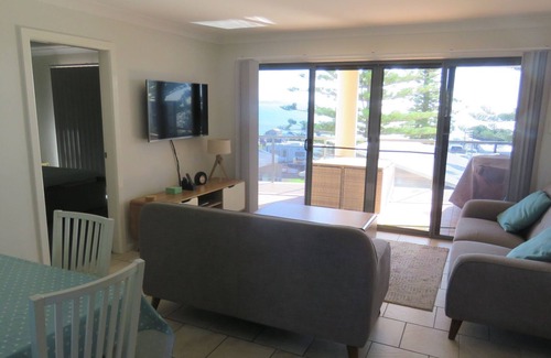 South West Rocks Apartment | NORTHPOINT UNIT 6 - 100 METRES TO THE BEACH