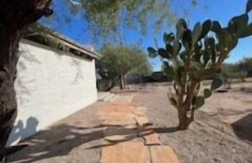 Tucson House | Northwest 1BR Jr. Suite with Laundry and Parking