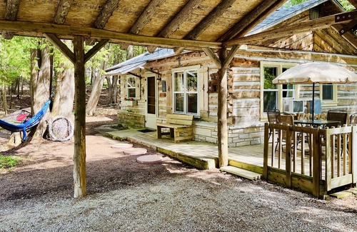 Ephraim House | Northwind Cottage #3, Cozy cabin in the woods, 1 block from the Bay.