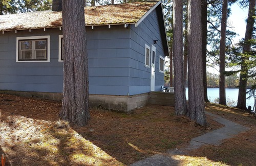Tomahawk Cabin | NORTHWOODS cabin. Fish hunt snowmobile Family reunion destination