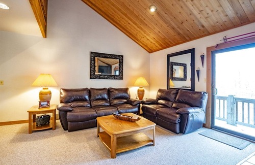 Timberline Condo | Northwoods F9Northwoods F9 - Walk-to-Slope at Timberline Mountain