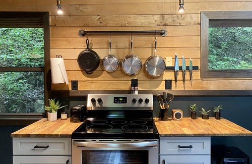 Stanton Cabin | Norwegian Wood: A Comfy Cabin, Close to Everything